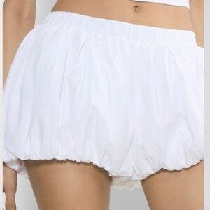 Aritzia Sunday Best Soufflé Poplin Shorts